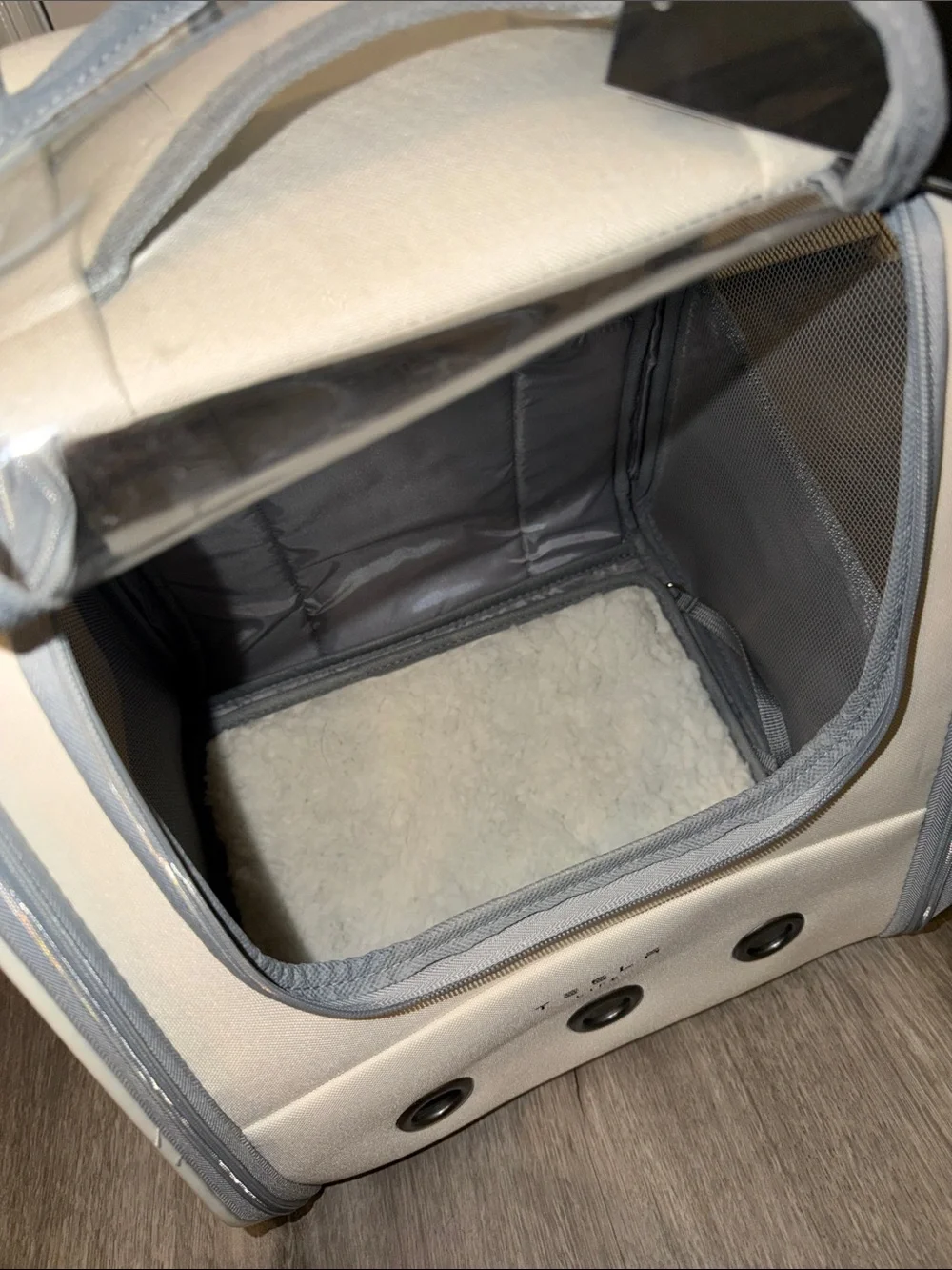 Tesla Life Dog/Cat travel carrier